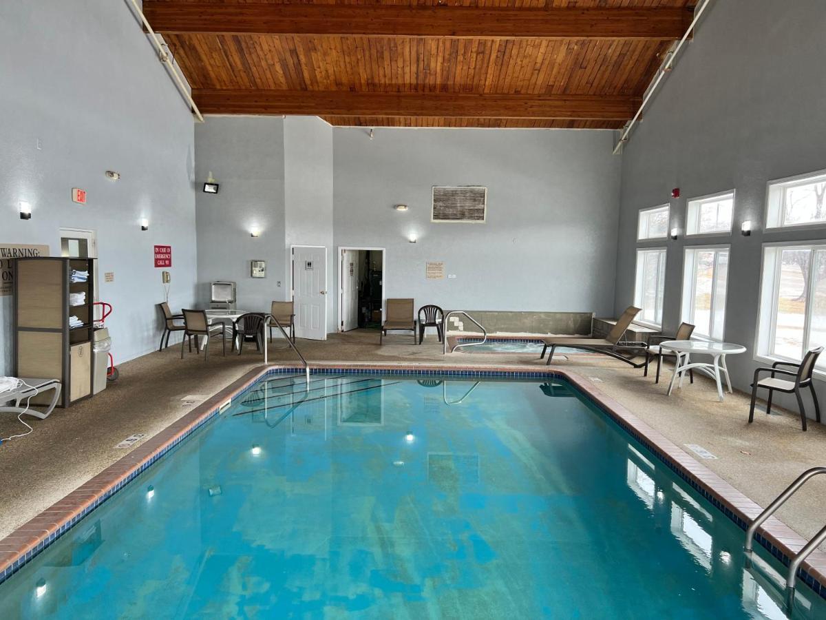Grandstay Hotel And Suite Waseca Экстерьер фото