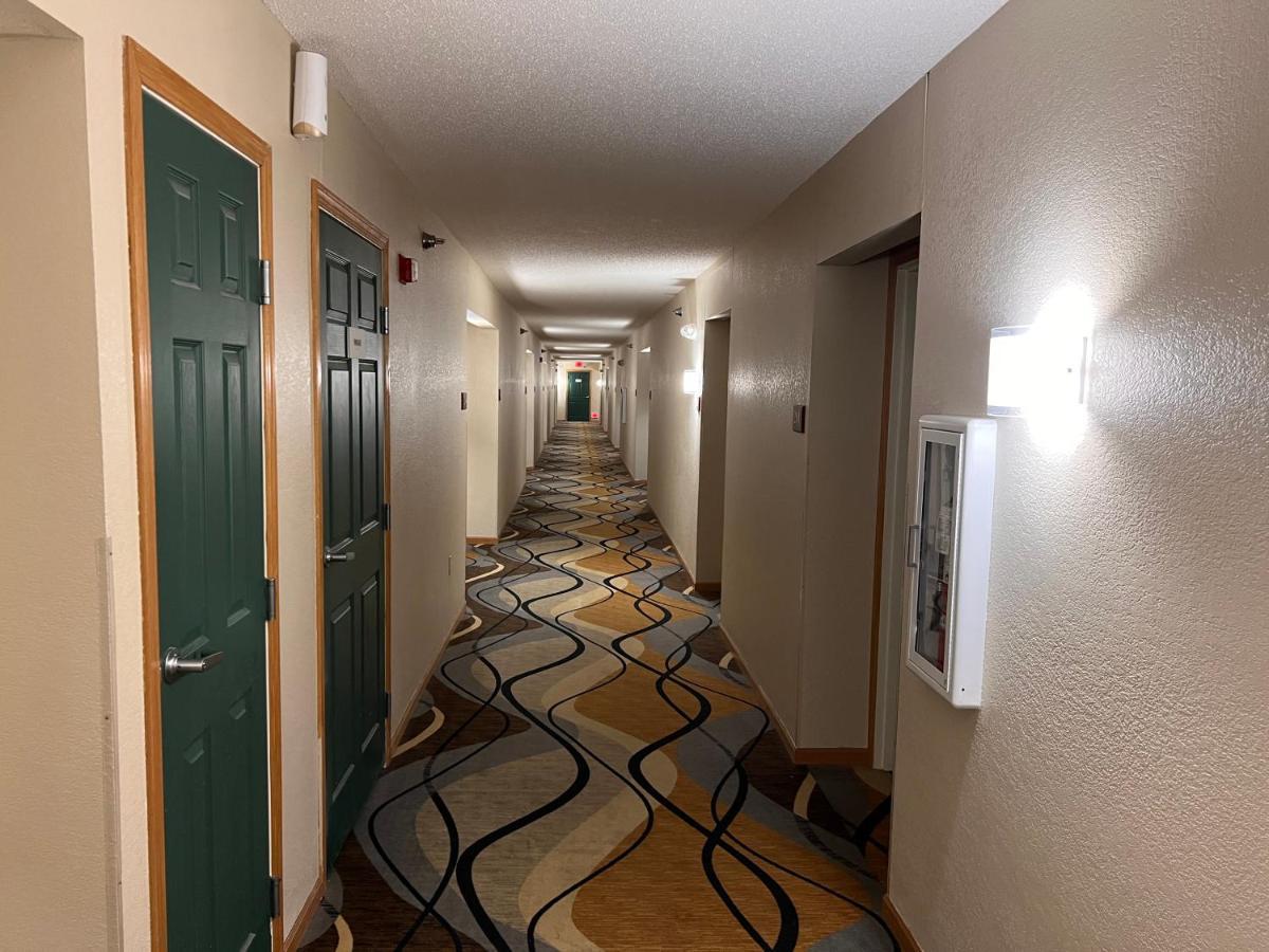 Grandstay Hotel And Suite Waseca Экстерьер фото