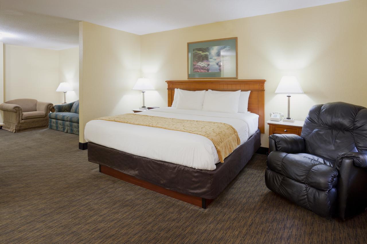 Grandstay Hotel And Suite Waseca Экстерьер фото
